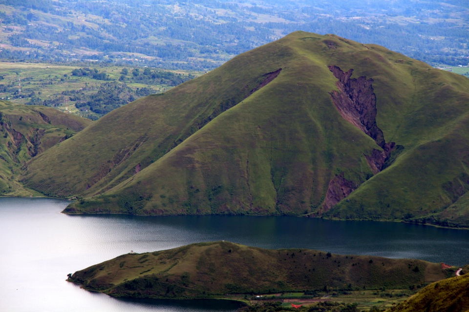 SAMOSIR-5 — Lake Toba
