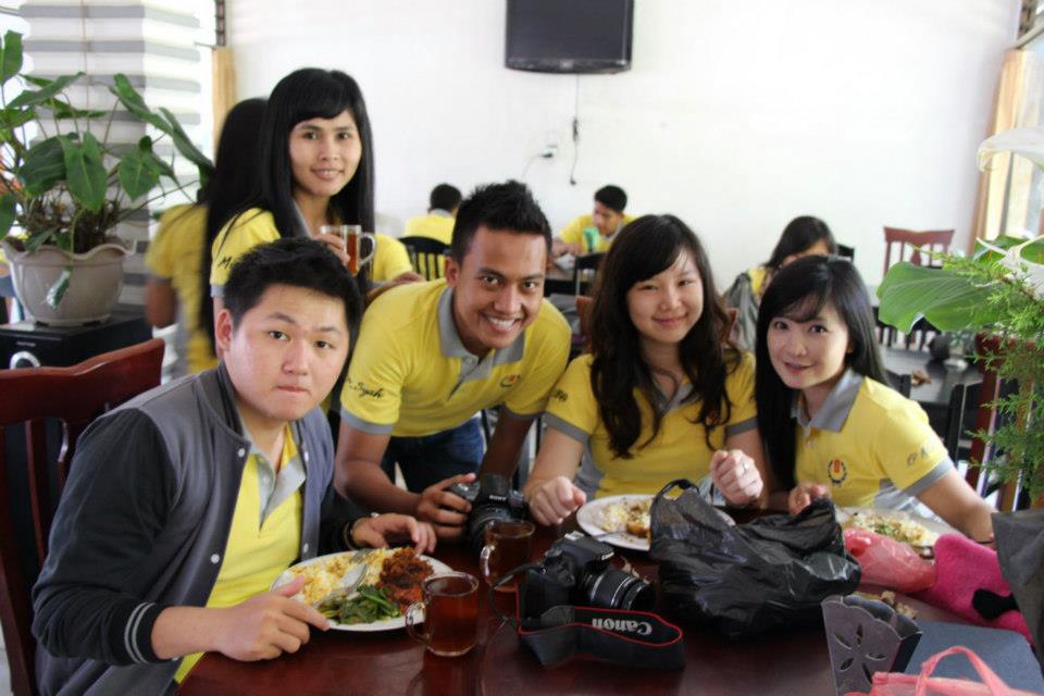 531696_629463220402814_2116063341_n — Lau Kawar